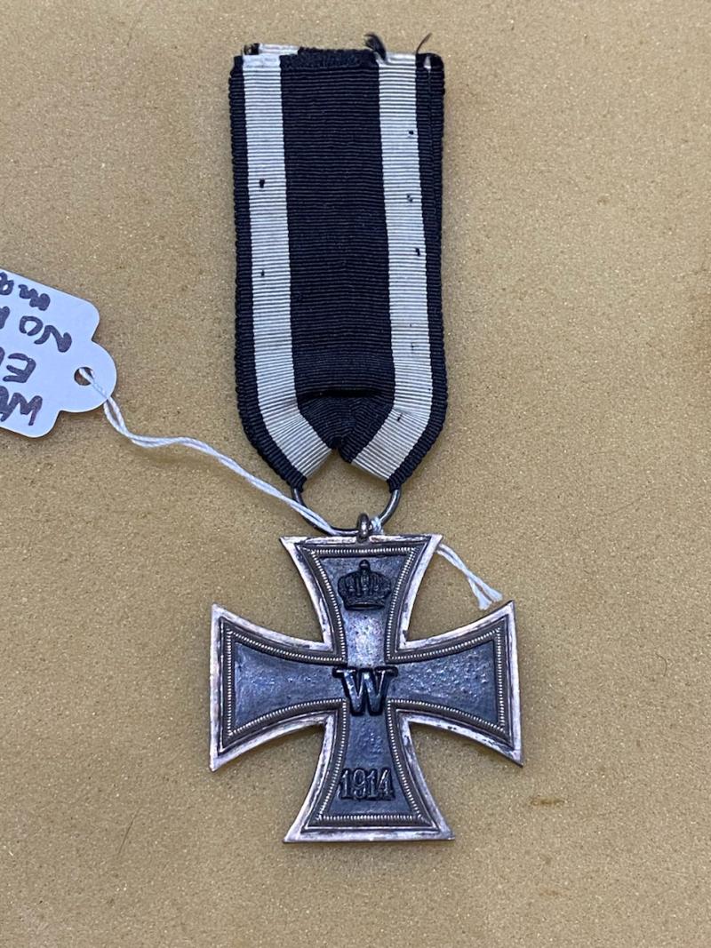 WW1 IMPERIAL GERMAN EKII WITH RIBBON.