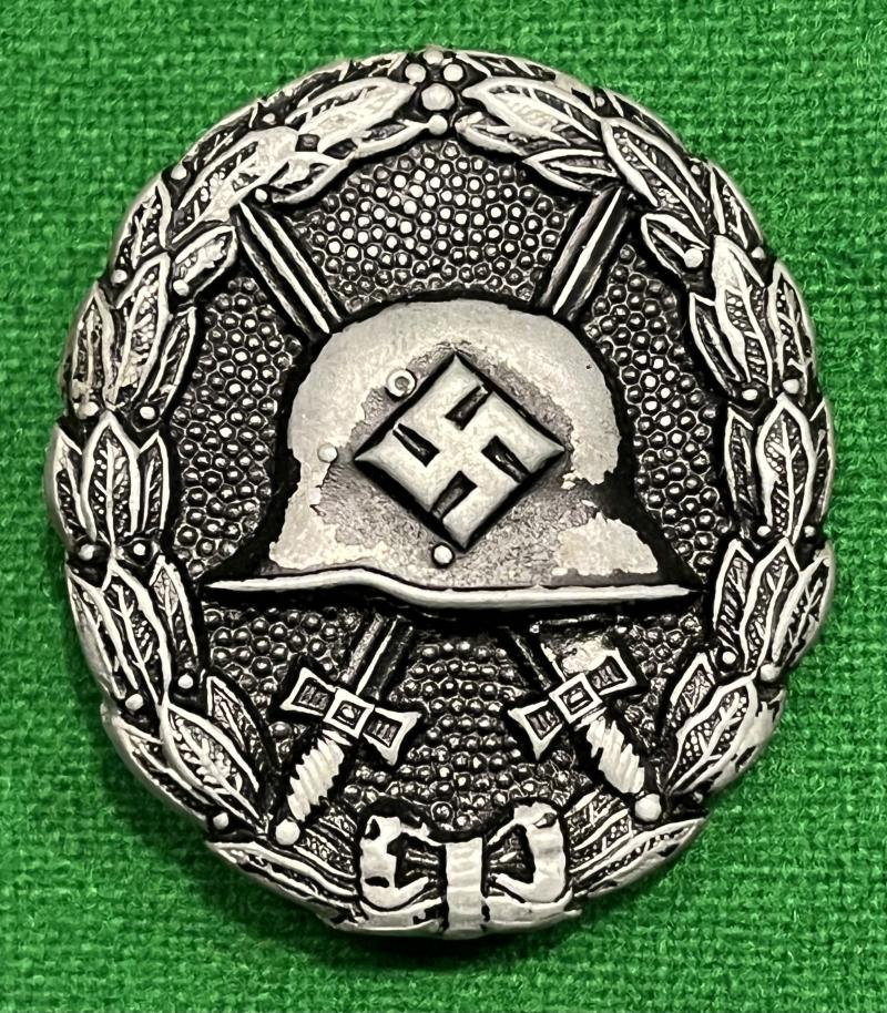 Condor Legion/Spanish Wound Badge in Black.