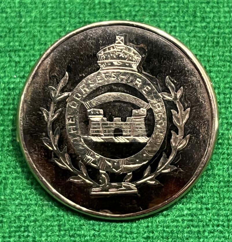 9ct gold and tortoiseshell Dorset Regt sweetheart badge.