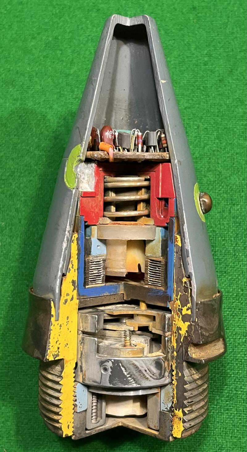 British Experimental Proximity Fuze - Sectioned.
