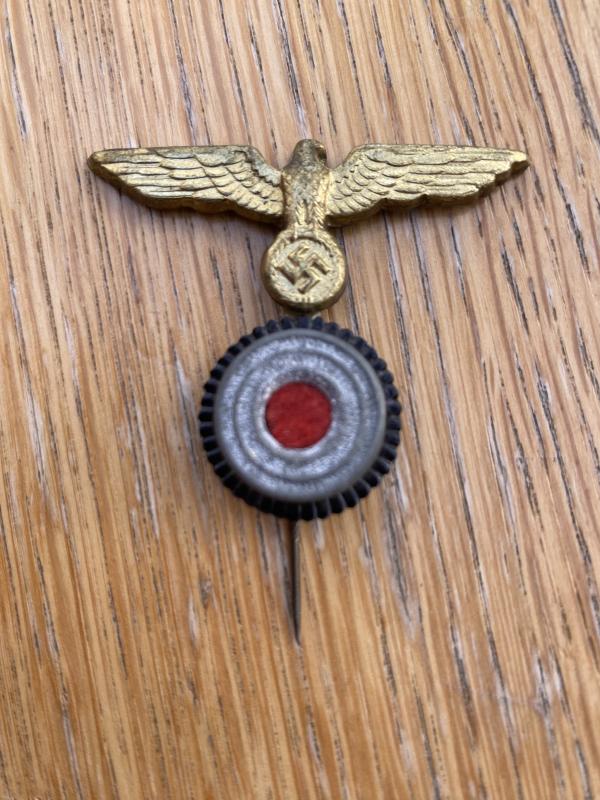 CAP BADGE FOR THE THIRD REICH ‘DONALD DUCK’ NAVAL CAP.