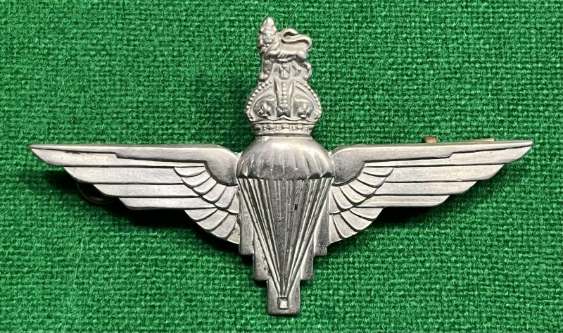 WW2 Parachute Regiment cap badge.