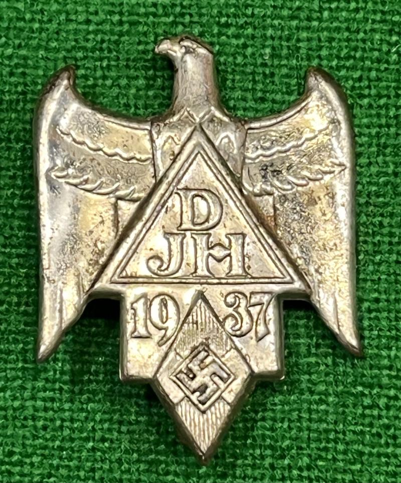 1937 DJH Deutsches Jugendherbergswerk badge.