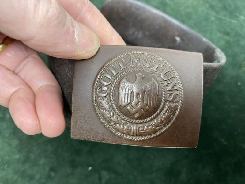 A VERY EARLY AND WELL WORN WEHRMACHT BELT AND BUCKLE.