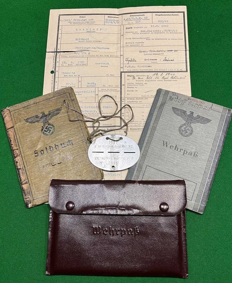 WW2 Infantry Soldbuch, Wehrpass, Dogtag grouping.