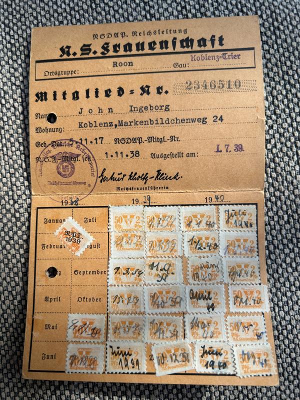 NS FRAUENSCHAFT BADGE COMPLETE WITH MEMBERSHIP BOOKLET.