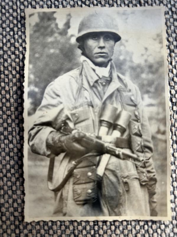 ORIGINAL PERIOD PHOTO OF WW2 FALSHIRMJAGER.