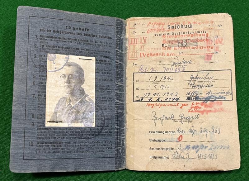 Luftwaffe Soldbuch grouping to a Radar Specialist.
