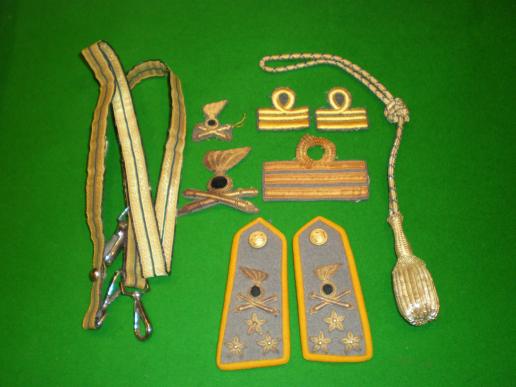 WW2 Italian officer's insignia grouping.