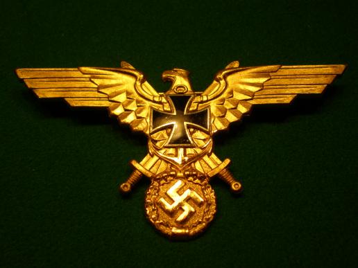 Marinebund breast eagle.