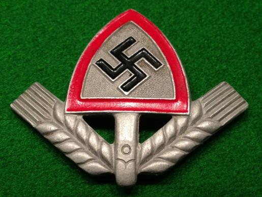 RAD enlisted man's cap device.