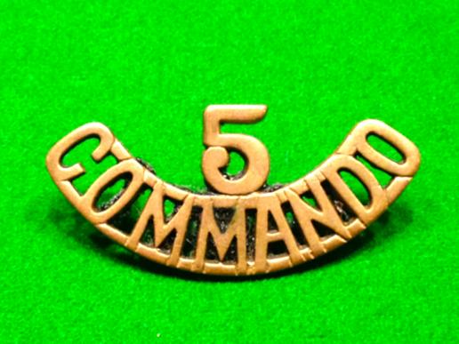5 Commando brass shoulder title.