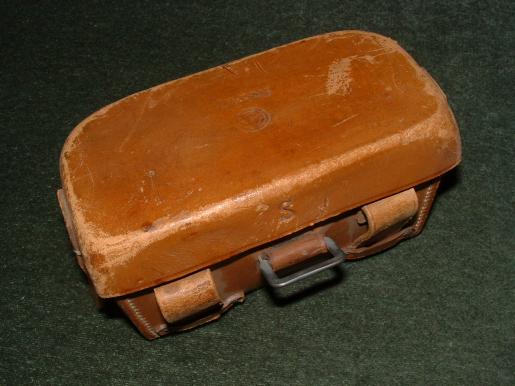 SA MEDICAL OFFICERS- LEATHER BELT POUCH!