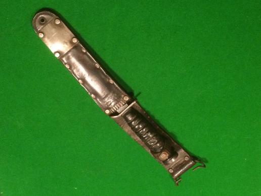 US WW2 M3 Trench Knife and M6 Scabbard.