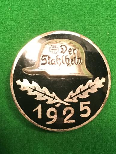 Boxed 1925 Stahlhelm Membership Badge.