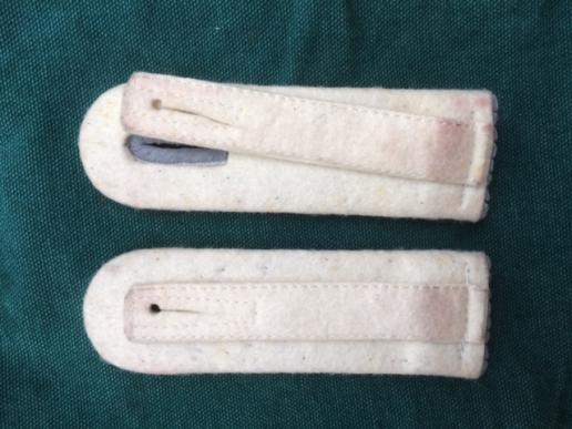 PAIR OF THIRD REICH INFANTRY OFFICERS EPPAULETTTES