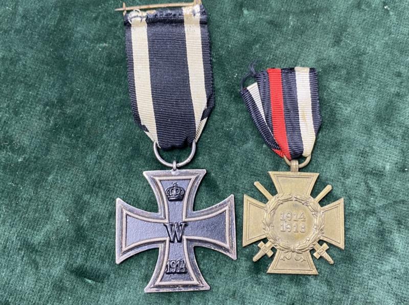 PAIR-WW1 EKII & WW1 CROSS OF HONOUR WITH SWORDS.