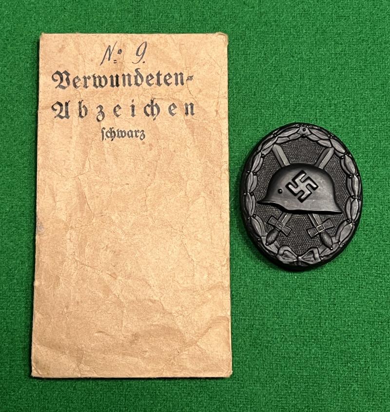 WW2 1939 Black Wound Badge with Packet - W.Deumer