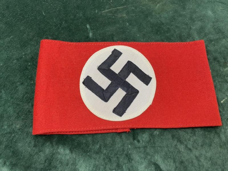 NEAR MINT WOOL NSDAP PARTY ARMBAND.