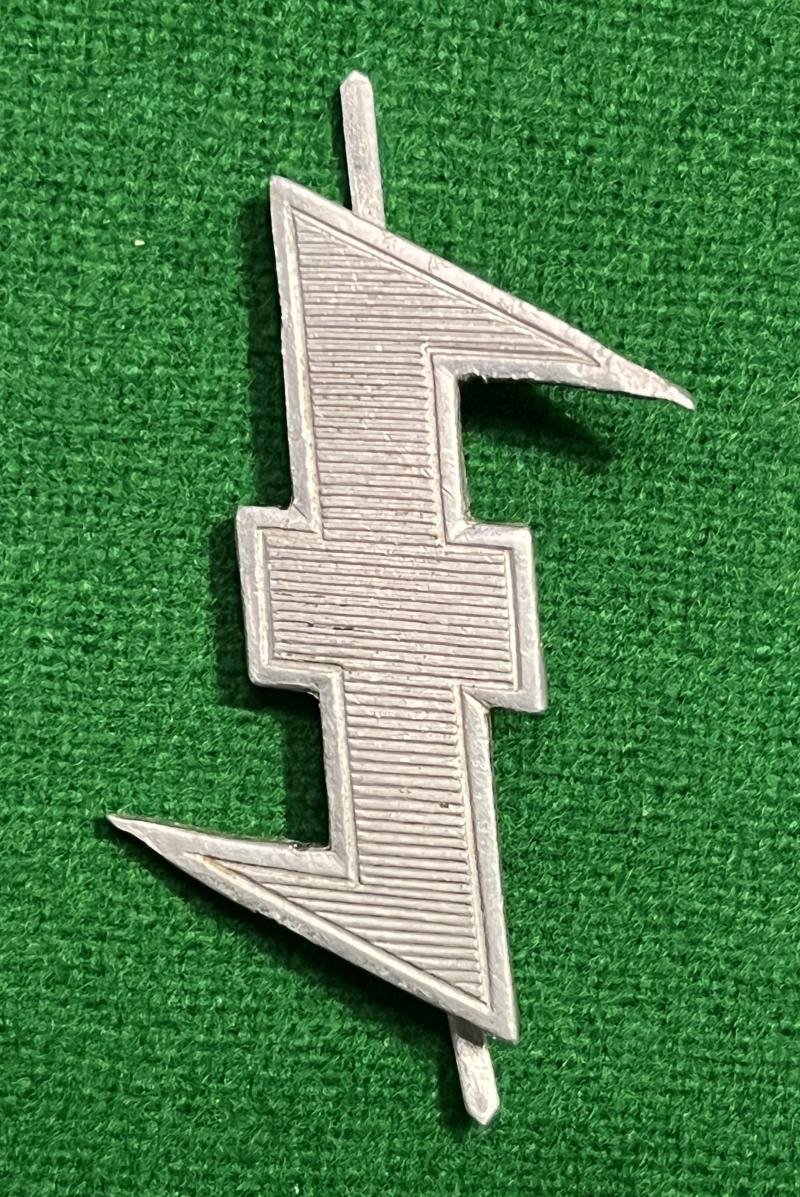 Dutch SS / Germanic SS Visorcap Wolfsangel insignia.